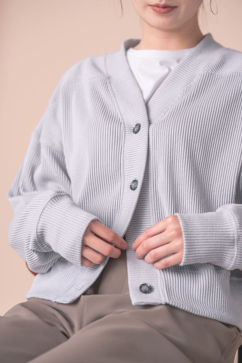 バックウエストはゴム仕様で、履き心地楽チン。