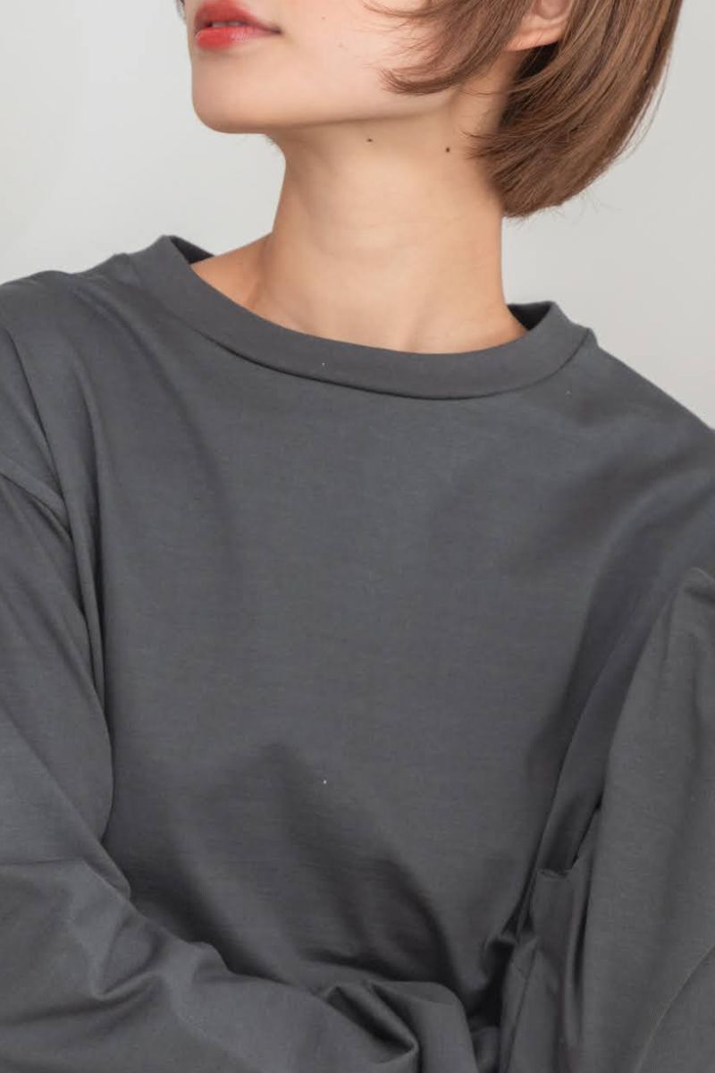 バックウエストはゴム仕様で、履き心地楽チン。