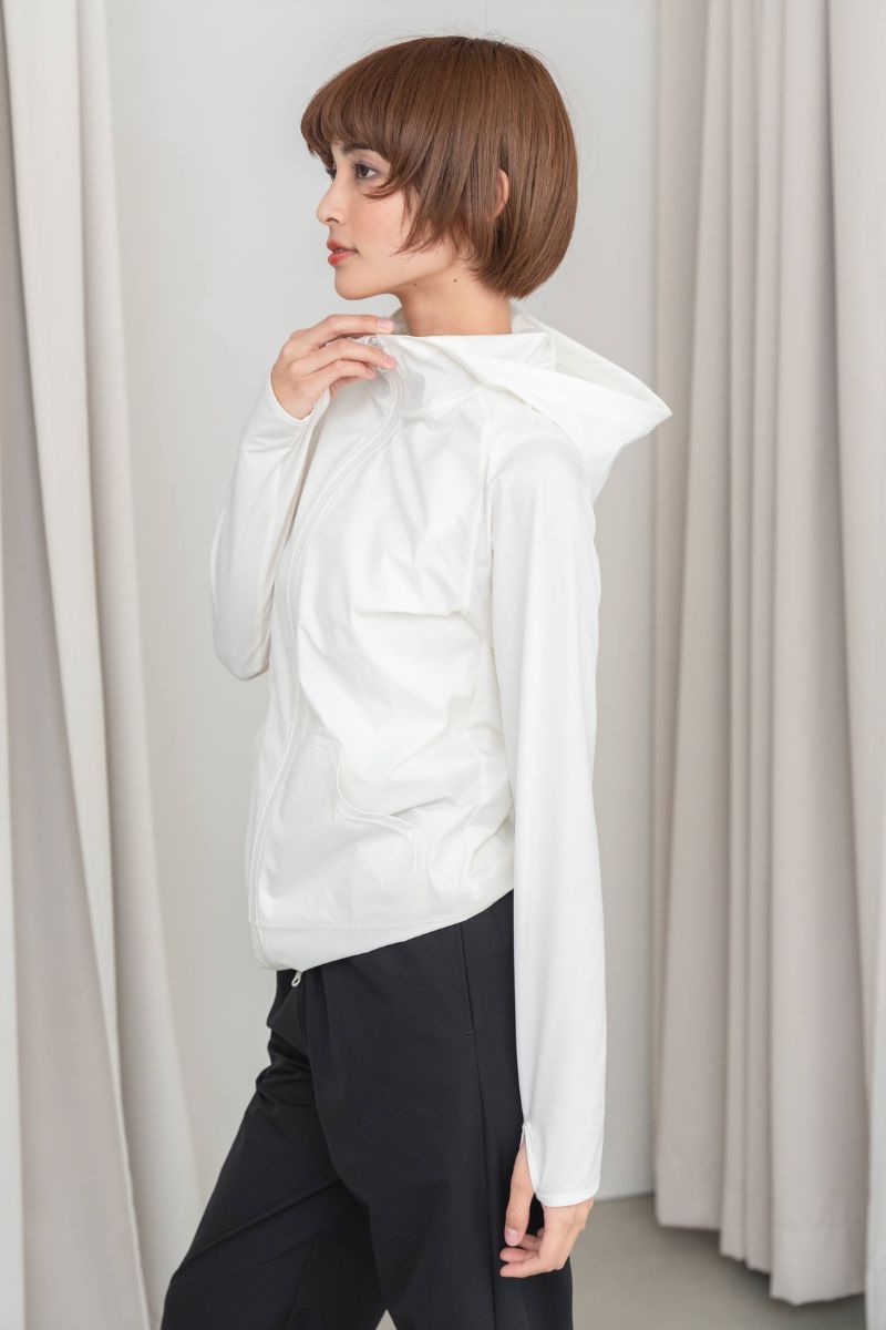 1日中軽やかで心地よい。上品見え×多機能素材