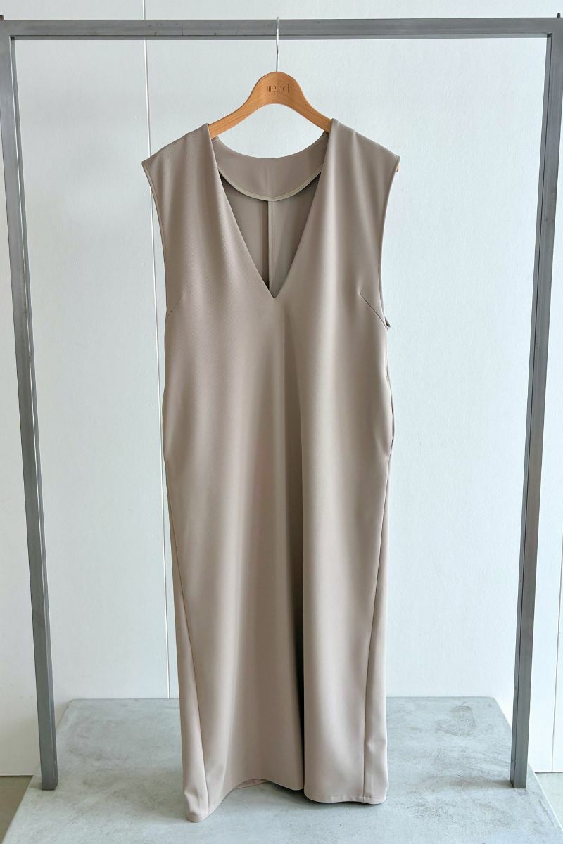 ナインアール,rrrrrrrrr,オールシーズンストレッチVネックワンピース