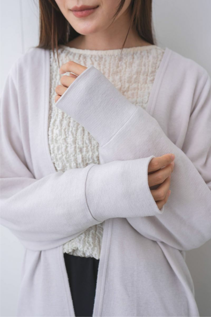 柔らかく程よい厚みのある素材で、着心地はふんわり。