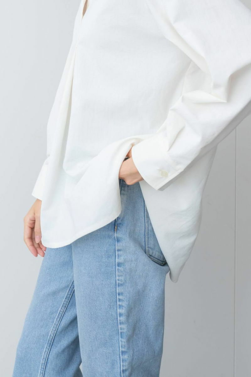 背中にはサイドタックでおしゃれに